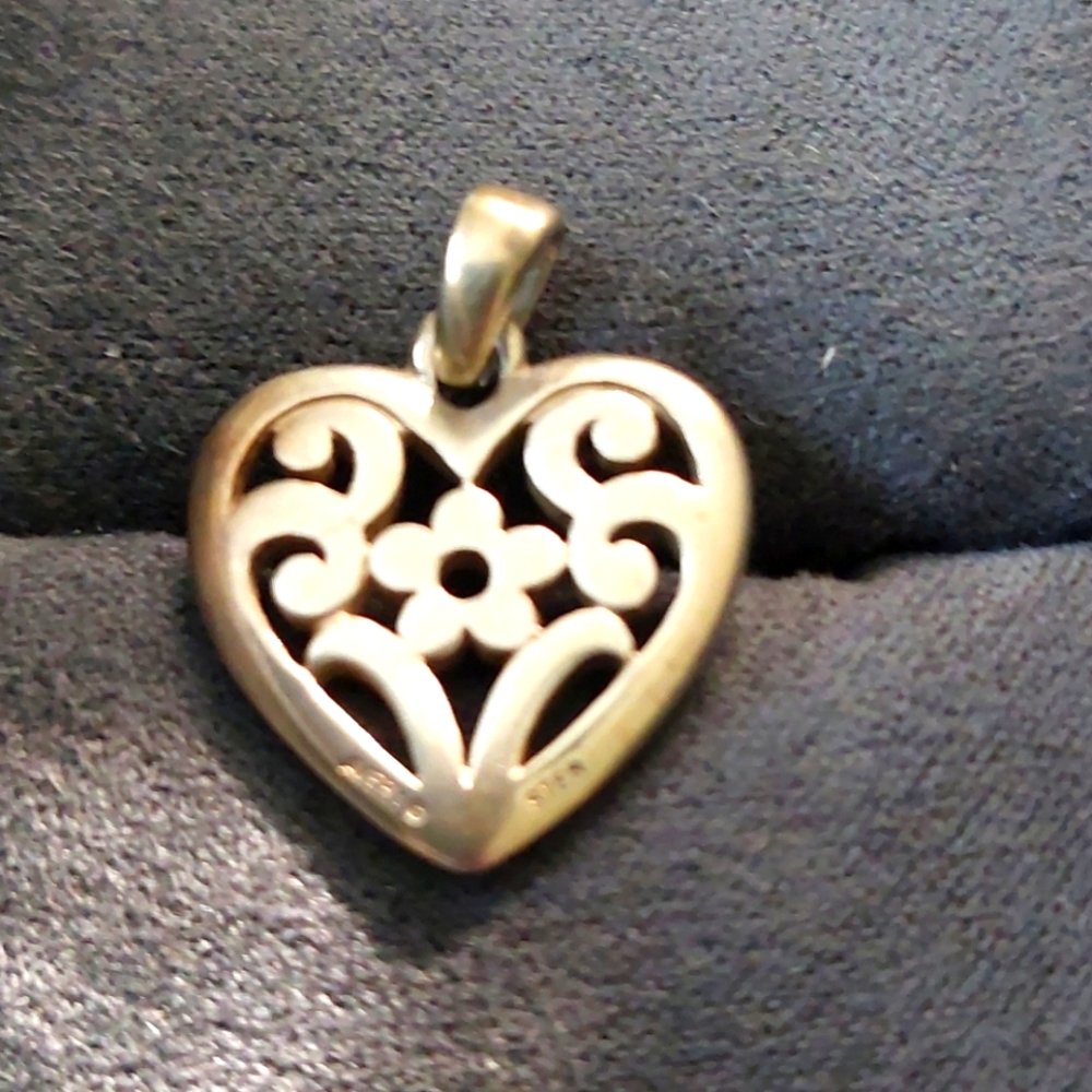 JAMES AVERY RETIRED FLORAL ❤ PENDANT